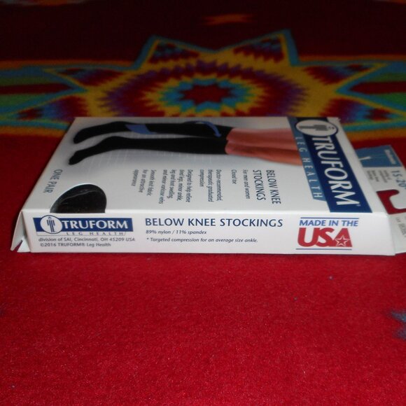 Truform Leg Health Black Below Knee Moderate Compression Stockings 15-20 mmHg - Picture 4 of 5